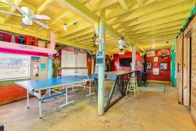 915 Caisson Street, Surfside Beach, TX 77541