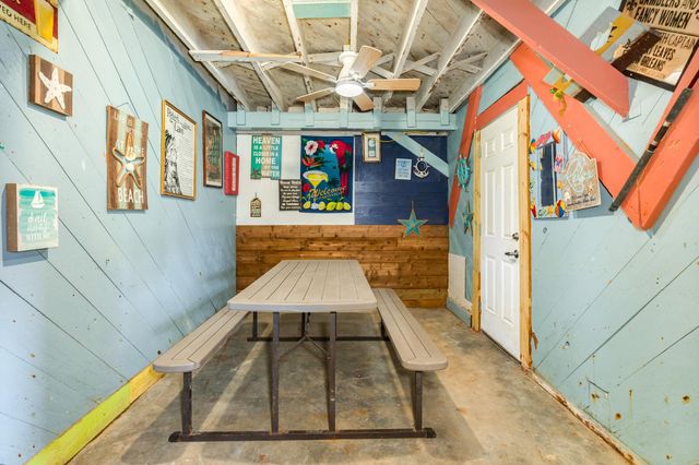 915 Caisson Street, Surfside Beach, TX 77541
