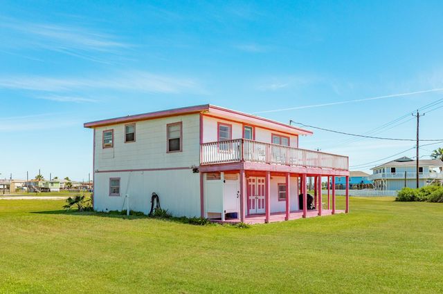 915 Caisson Street, Surfside Beach, TX 77541