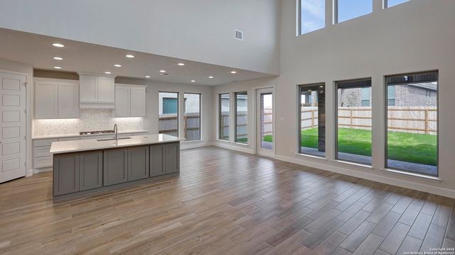2942 Eagle Rise, San Antonio, TX 78245