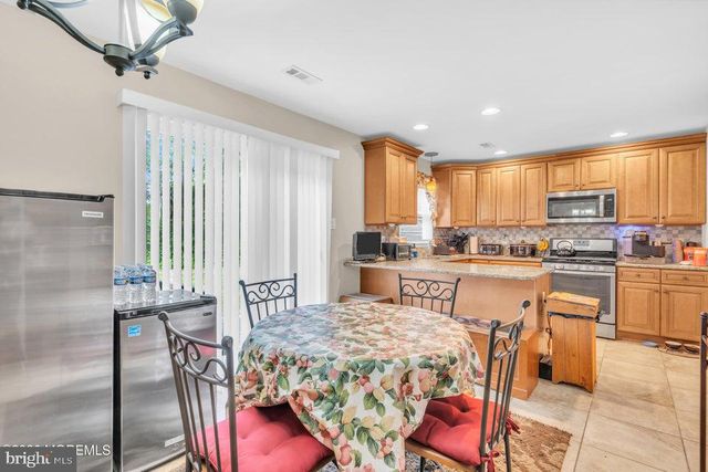 165 WESTCHESTER DR, Tuckerton, NJ 08087