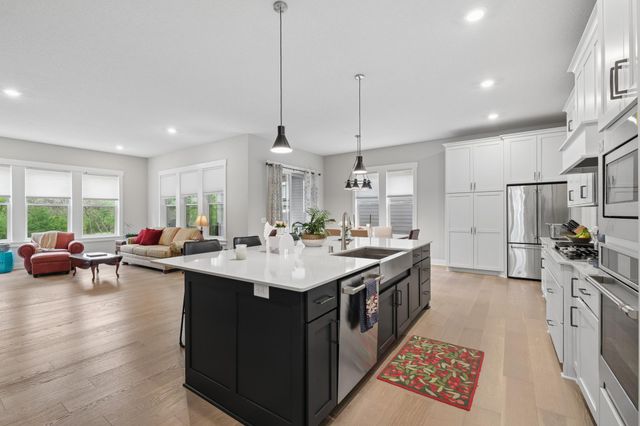 5900 Ayrshire Lane, Shorewood, MN 55331