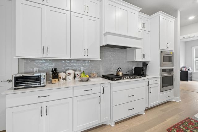 5900 Ayrshire Lane, Shorewood, MN 55331