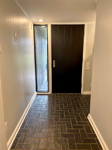 3225 Terrace Drive, Des Moines, IA 50312