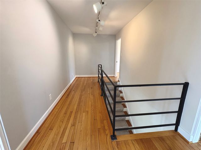 3225 Terrace Drive, Des Moines, IA 50312