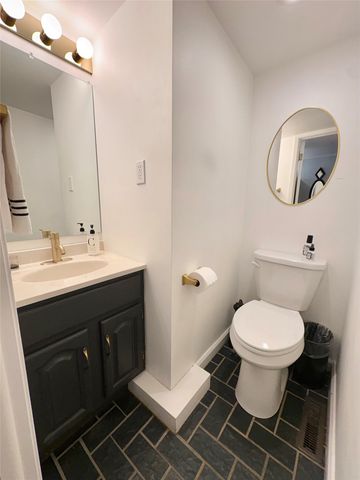 3225 Terrace Drive, Des Moines, IA 50312