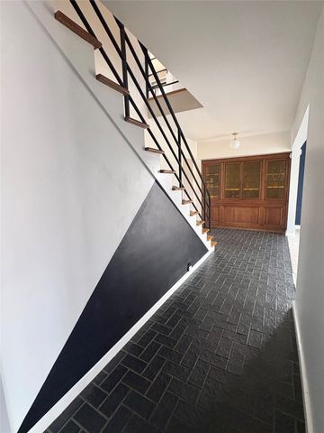 3225 Terrace Drive, Des Moines, IA 50312