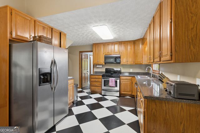 580 Berkeley Lane NE, Kennesaw, GA 30144