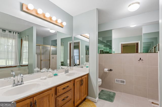 580 Berkeley Lane NE, Kennesaw, GA 30144