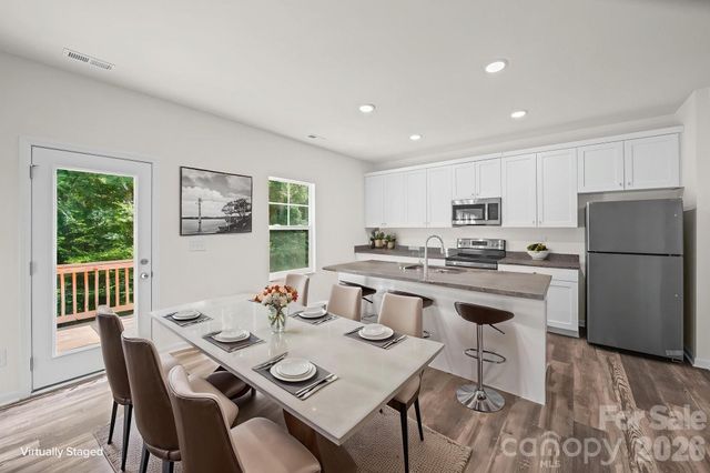 7809 E Lane Drive, Charlotte, NC 28212