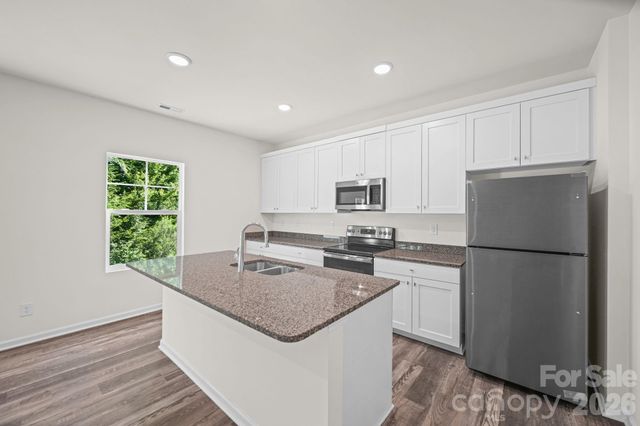 7809 E Lane Drive, Charlotte, NC 28212