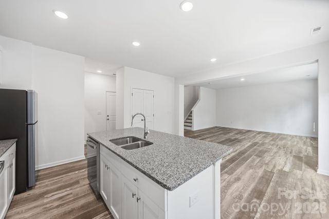 7809 E Lane Drive, Charlotte, NC 28212