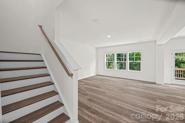 7809 E Lane Drive, Charlotte, NC 28212