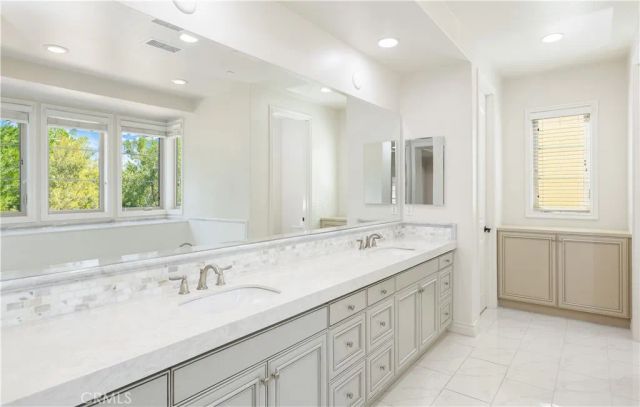 22 Shadybend, Irvine, CA 92602