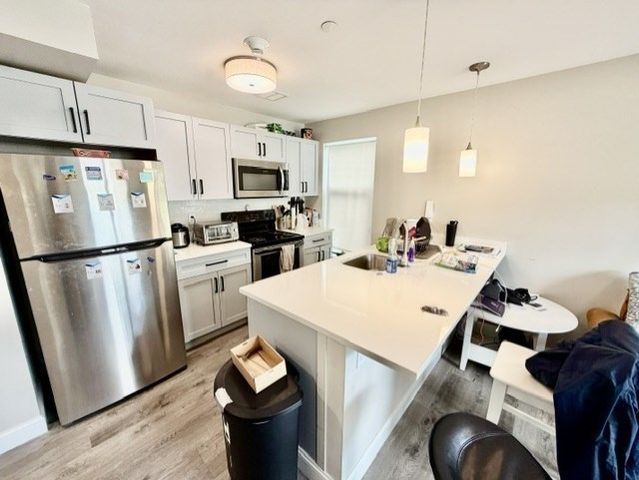 882 Mass Ave 2E, Arlington, MA 02476
