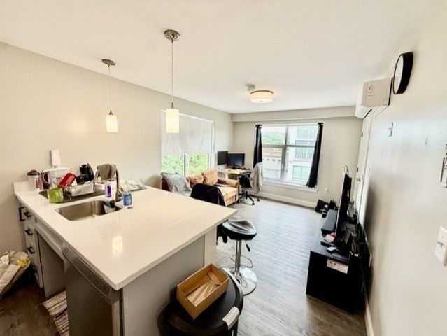 882 Mass Ave 2E, Arlington, MA 02476