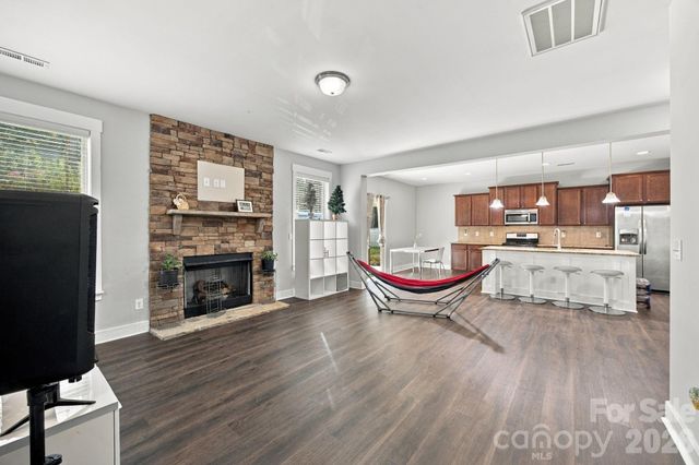 10124 Michael Crossing Drive, Charlotte, NC 28213