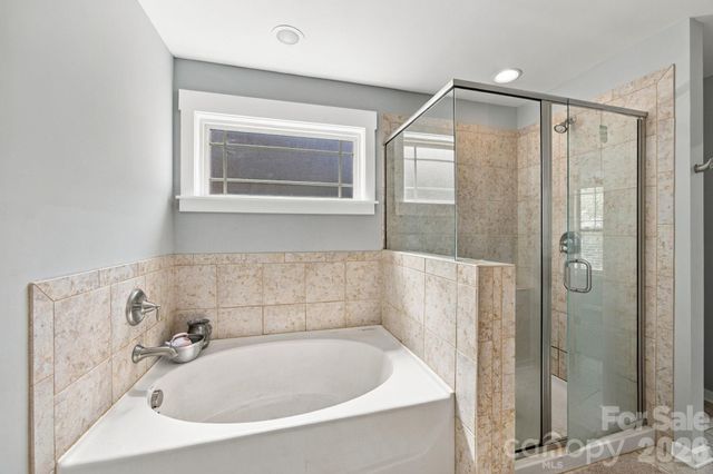 10124 Michael Crossing Drive, Charlotte, NC 28213