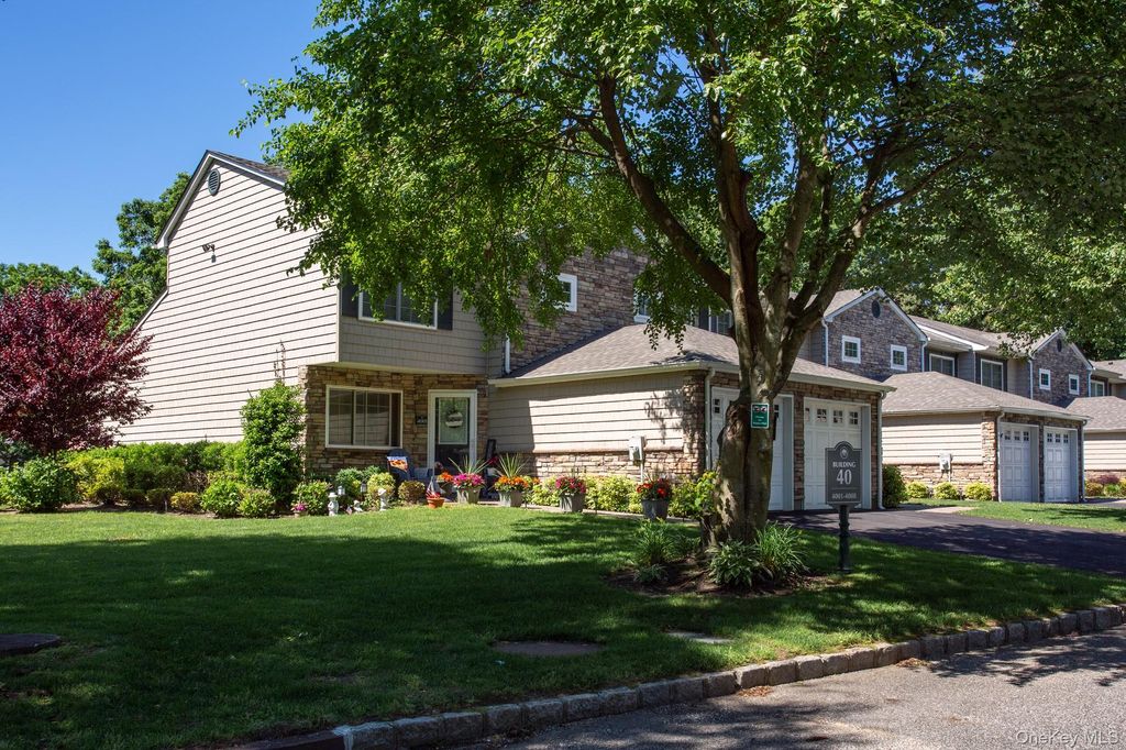 5000 Townhouse Drive 2604, Coram, NY 11727