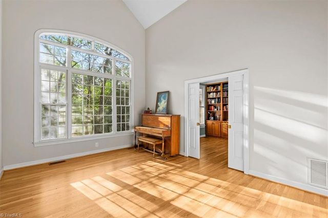 6605 Stonecroft Drive, Oak Ridge, NC 27310
