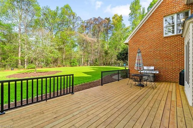 6605 Stonecroft Drive, Oak Ridge, NC 27310