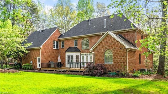 6605 Stonecroft Drive, Oak Ridge, NC 27310