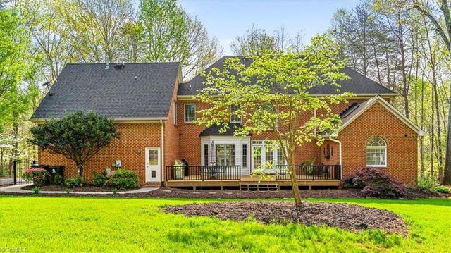 6605 Stonecroft Drive, Oak Ridge, NC 27310