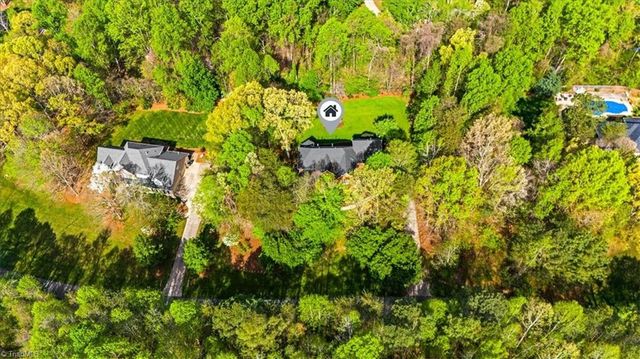6605 Stonecroft Drive, Oak Ridge, NC 27310