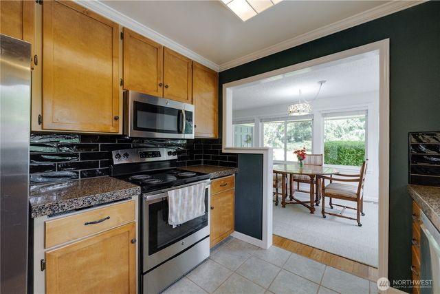 1918 S Lake Stickney Dr, Lynnwood, WA 98087
