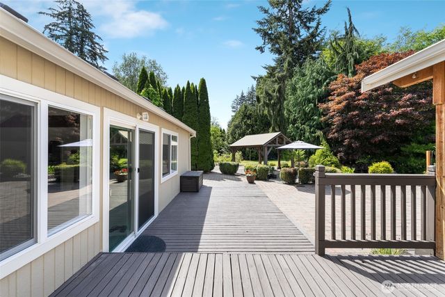 1918 S Lake Stickney Dr, Lynnwood, WA 98087