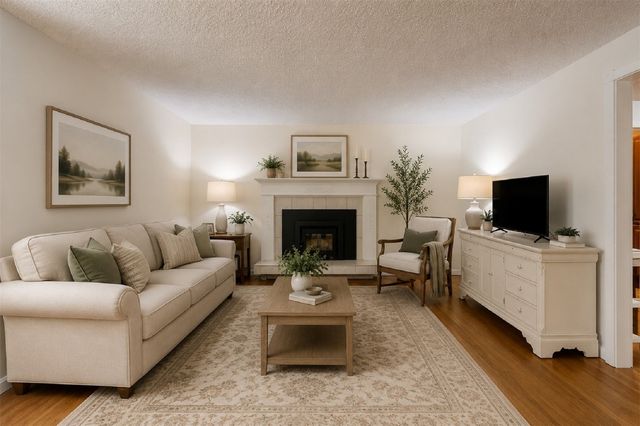 1918 S Lake Stickney Dr, Lynnwood, WA 98087
