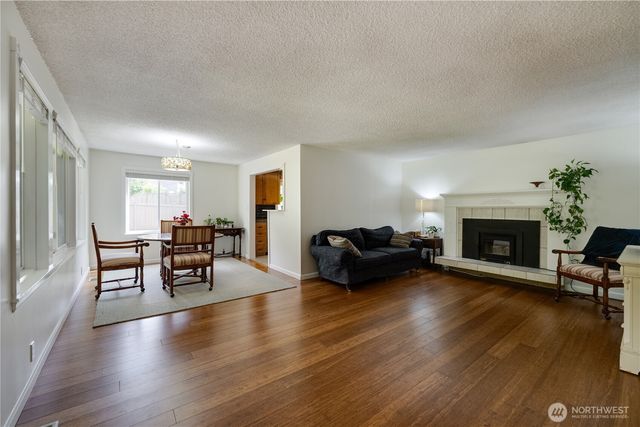 1918 S Lake Stickney Dr, Lynnwood, WA 98087