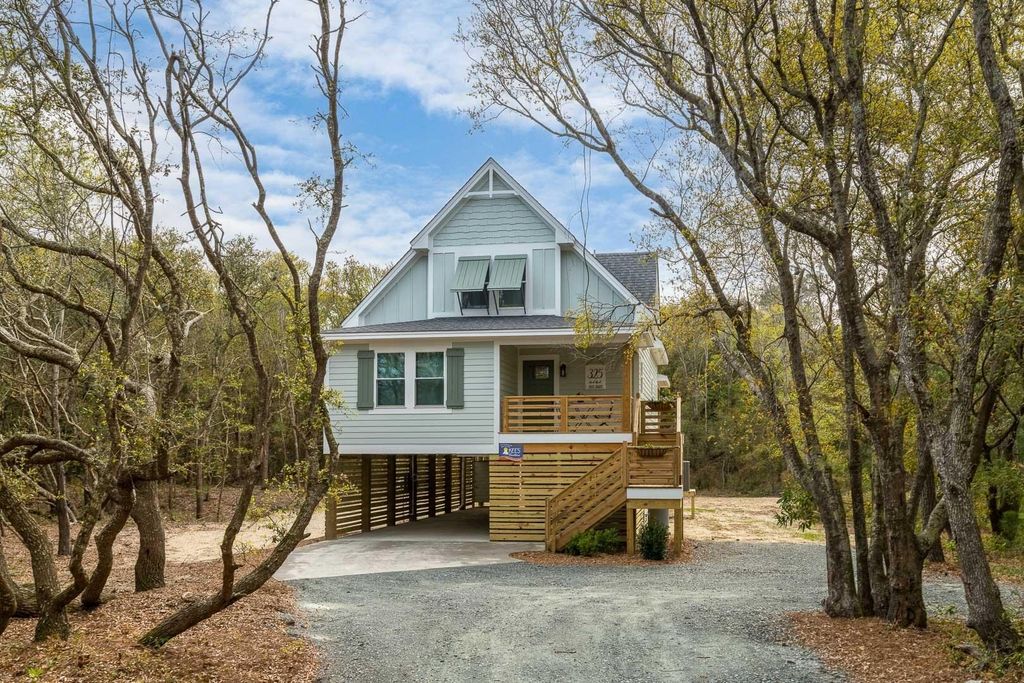 Image 1 of property listing at 325 Duck Road Lot #3, Southern Shores, NC 27949