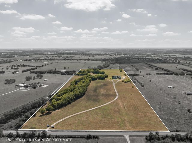 477 Wolf Creek Road, Lorena, TX 76655