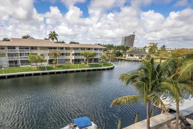 427 Golden Isles Dr 7J, Hallandale Beach, FL 33009