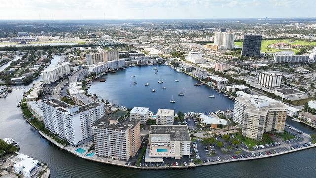 427 Golden Isles Dr 7J, Hallandale Beach, FL 33009