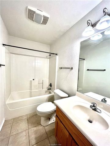 907 Barchetta Drive, College Station, TX 77845