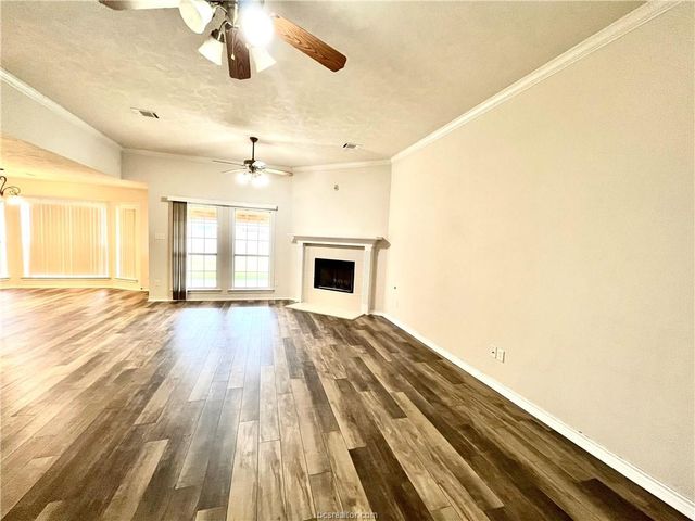 907 Barchetta Drive, College Station, TX 77845