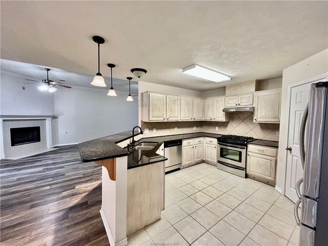 907 Barchetta Drive, College Station, TX 77845