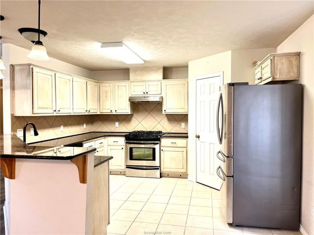 907 Barchetta Drive, College Station, TX 77845