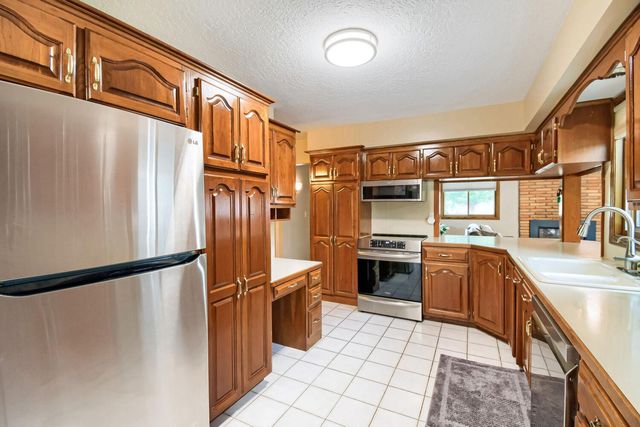 227 Dawn Avenue, Shoreview, MN 55126