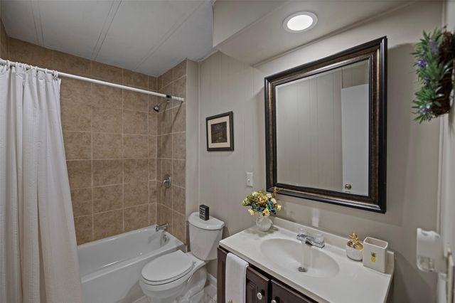 1202 Willow Lane, League City, TX 77573