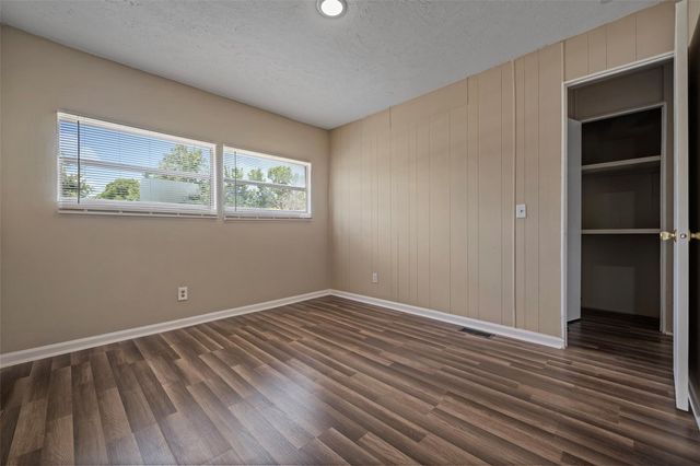 1202 Willow Lane, League City, TX 77573