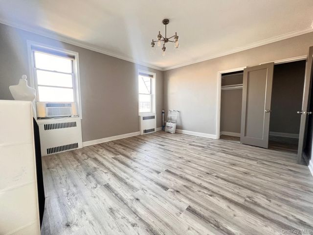 63-109 Saunders St C14, Rego Park, NY 11374