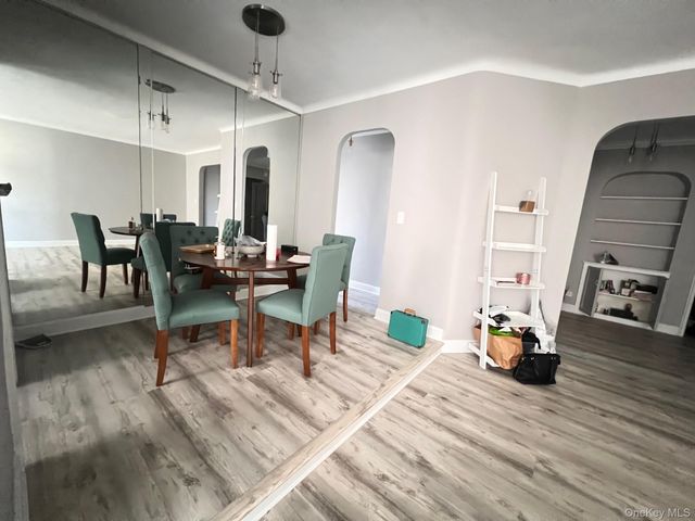 63-109 Saunders St C14, Rego Park, NY 11374