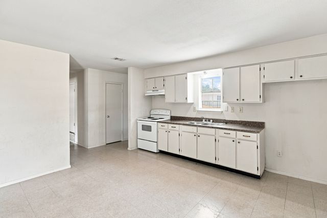 1572 Reef Drive, Pelican Bay, TX 76020