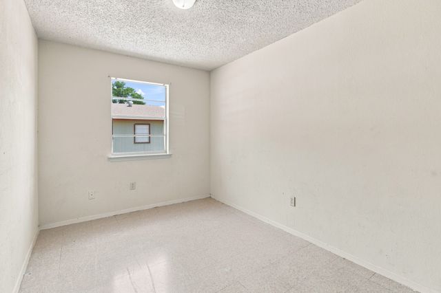 1572 Reef Drive, Pelican Bay, TX 76020