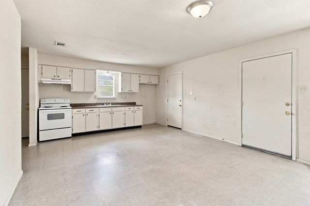 1572 Reef Drive, Pelican Bay, TX 76020