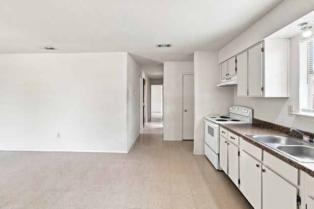 1572 Reef Drive, Pelican Bay, TX 76020