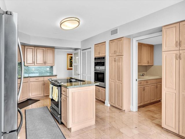 7201 Promenade Drive 602, Boca Raton, FL 33433